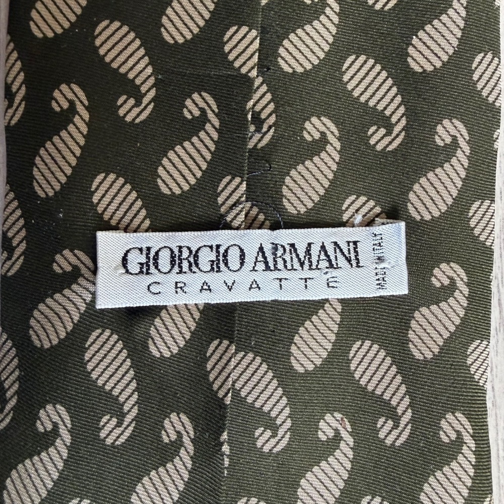 Giorgio Armani Cravatte Silk Tie Olive Green Tan Paisley Made in Italy Mens